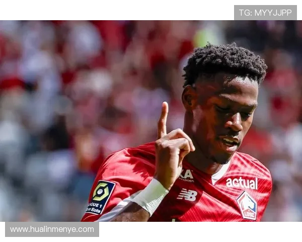 乔纳森·戴维 vs 热苏斯：全能前锋的不同路径