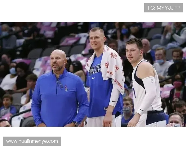 卡佩罗战术体系解析：纪律严明与攻守平衡的执教哲学