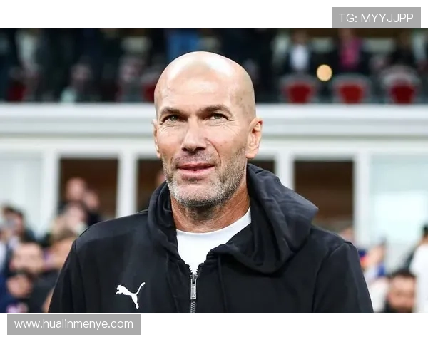 拜仁高层决策屡遭质疑:功勋主帅下课风波,暴露出豪门管理层的内部裂痕! 拜仁高层决策屡遭质疑:功勋主帅下课风波,暴露出豪门管理层的内部裂痕!