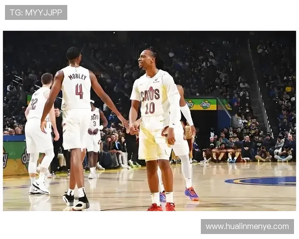 哈利伯顿挡拆组织拉开空间，较上季更倚重三分